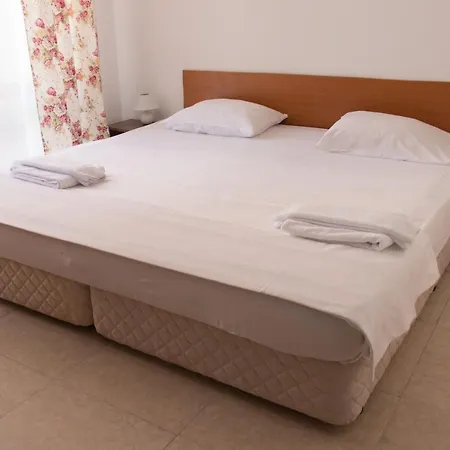 Vm Robinson Aparthotel Pomorie
